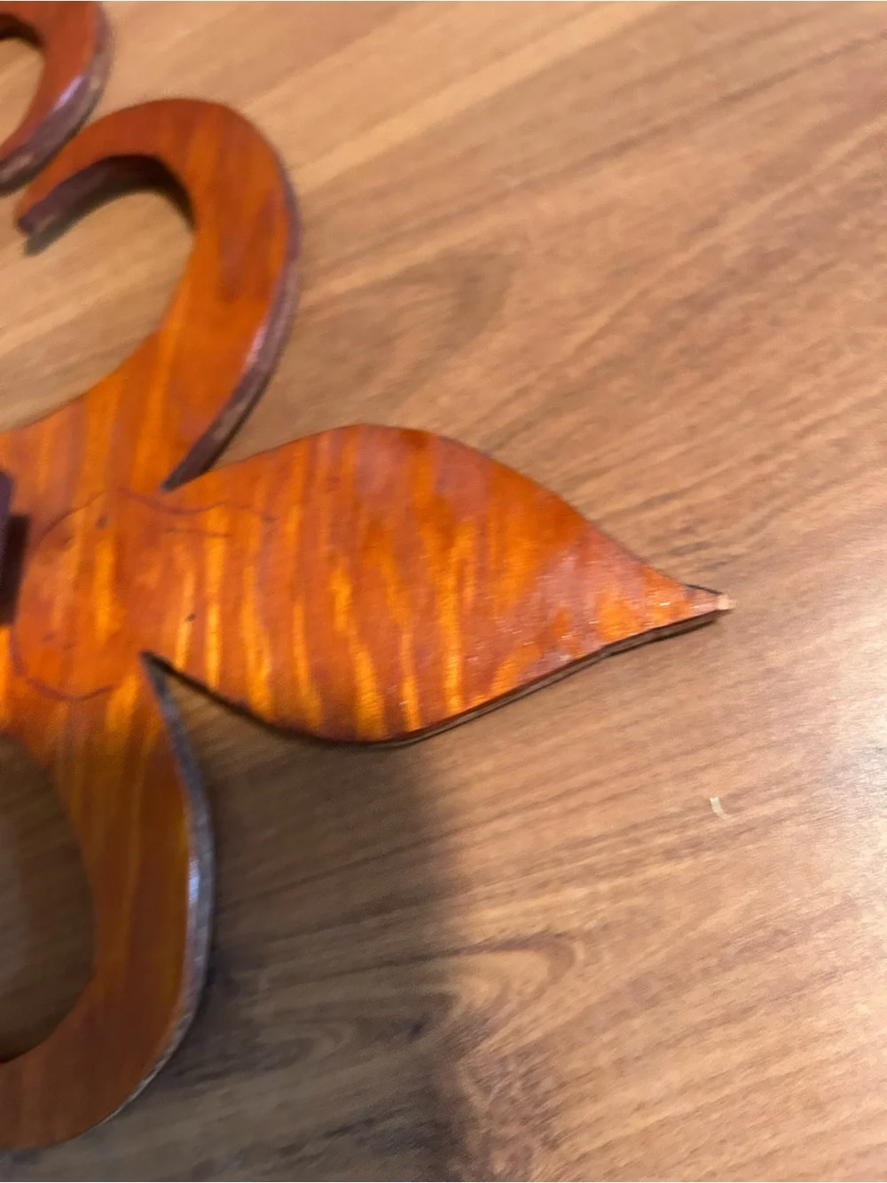 Vintage Decorative Wooden Fleur-de-Lis Wall Planter Accent in Warm Brown
